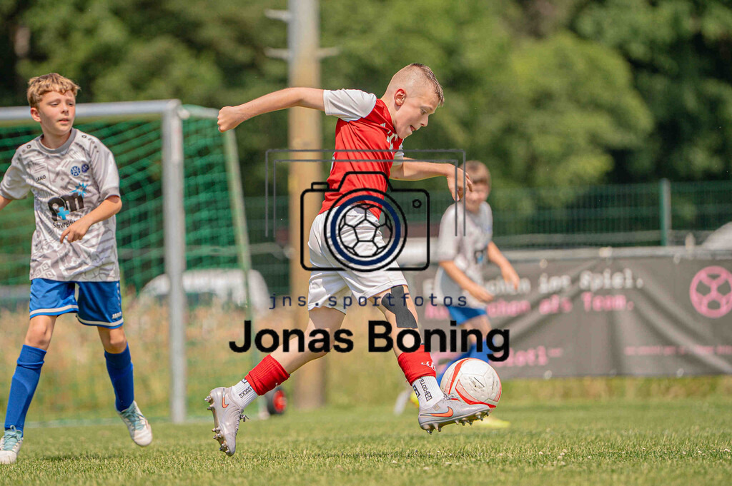 Fußball I E-Junioren I Saison 2025-2026 I OM-Cup Lüsche I Sonntag  I 23660 | jns.sportfotos - Realisiert mit Pictrs.com