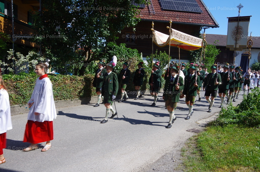 IMGP5745 | fotografiert von Axel PollmannLeonhardi Wallfahrt Benediktbeuern und Murnau, Fronleichnam, Fasching, Landschaft im Loisachtal und Benediktbeuern  - Realisiert mit Pictrs.com