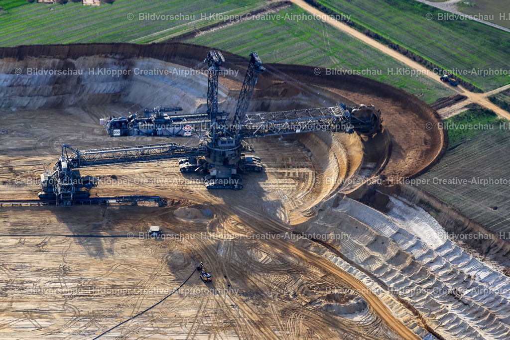 Luftbild Erkelenz _ Jülich _ Hambacher Forst_ Lützerath ist ein Weiler der Stadt Erkelenz Braukohle_ Tagebau_Garzweiler-8655 | Luftbildfotografie Hermann Klöpper - Realized with Pictrs.com