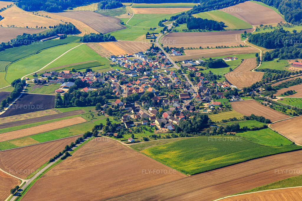 Luftbild: Ortsansicht aus Norden im Ortsteil Wilflingen in Langenenslingen im Bundesland Baden-Württemberg in Deutschland. Foto: IMG_129295.jpg vom 05.09.2021 durch Werner Riehm/FLY-FOTO.de