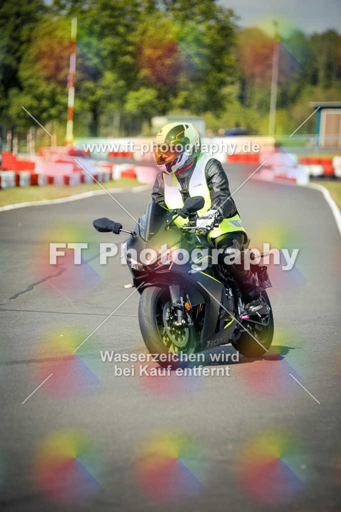 OBK_Mai_Martina_Markus-10552 | Hier findet Ihr Bilder von Touristenfahrten auf der Nürburgring Nordschleife oder von anderen Veranstaltungen die ich besucht habe. Viel Spass beim Durch Schauen 