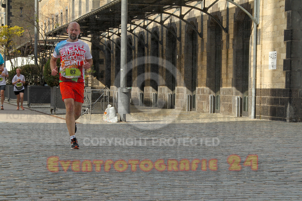 250920_1535_EV4_9210 | Sportfotografie im Rhein-Sieg Kreis, Köln, Bonn, NRW, Rheinland Pfalz, Hessen, etc. Unser Tätigkeitsfeld umfasst den Laufsport vom Volkslauf über den Marathon, Duathlon, Triathon bis zum Ultralauf wie Kölnpfad Ultra oder Schindertrail.