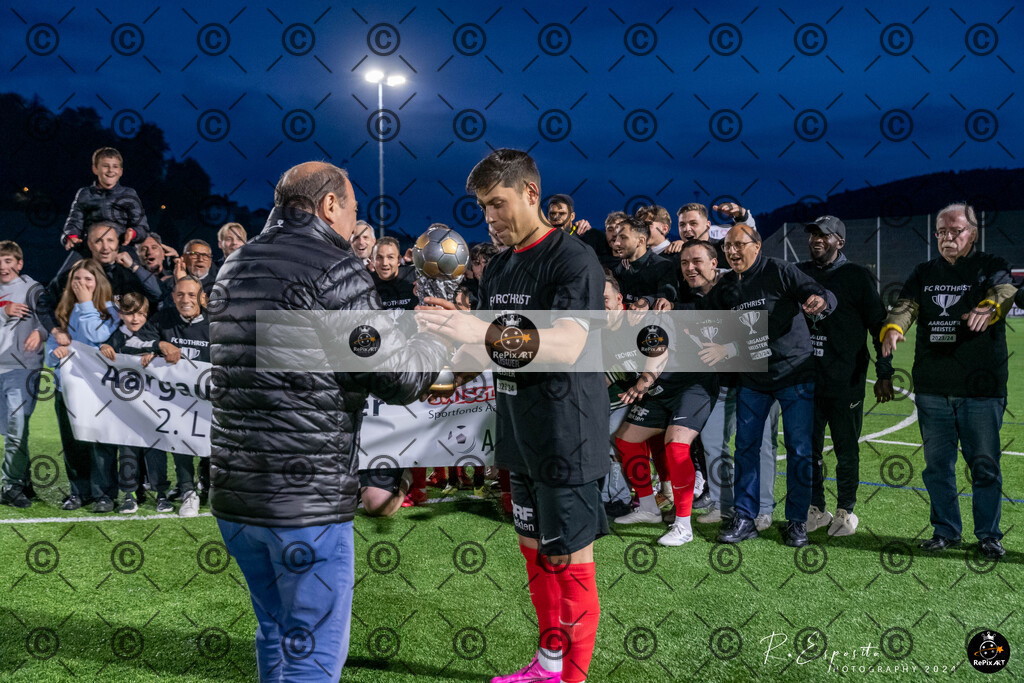 20240611_FC-Rothrist 1-Final_381 | Sport und Naturfotografie von Roberto Esposito zeigt echte Momente Bewegung und die Schönheit der Natur. Ausdrucksstarke Bilder schaffen Emotionen.