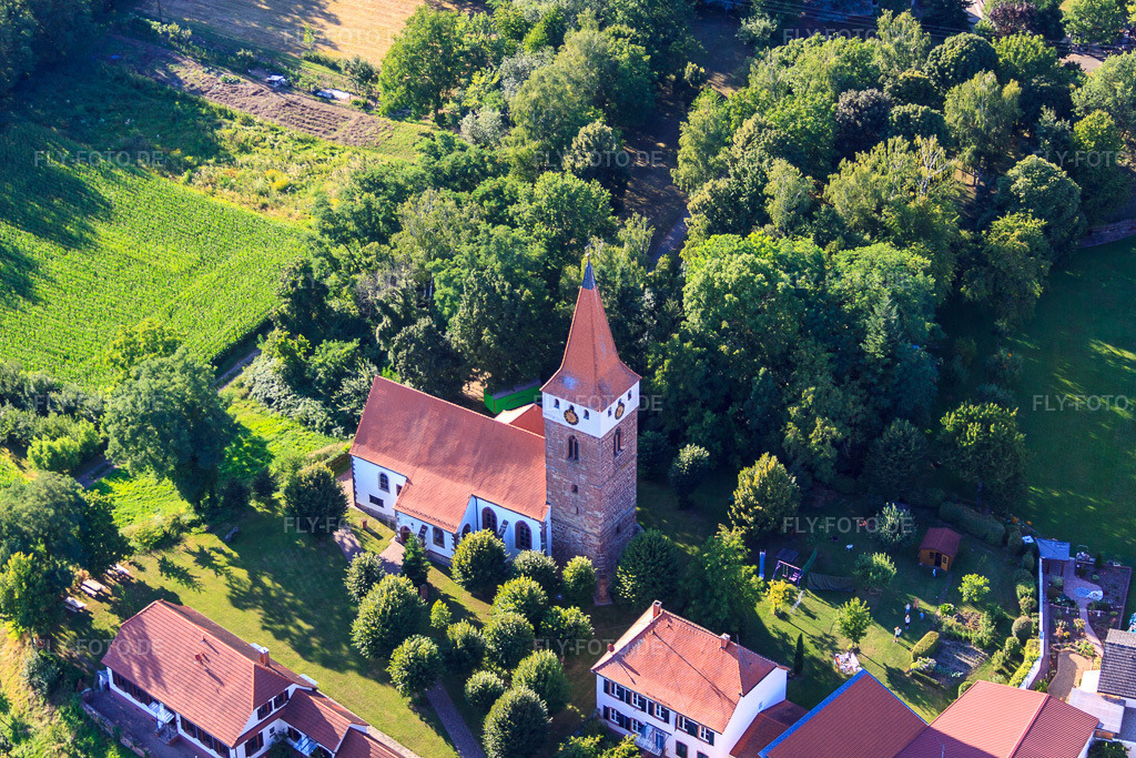 Luftbild: Prot. Kirche in Minfeld im Bundesland Rheinland-Pfalz in Deutschland. Foto: IMG_51197.jpg vom 04.08.2012 durch Werner Riehm/FLY-FOTO.de