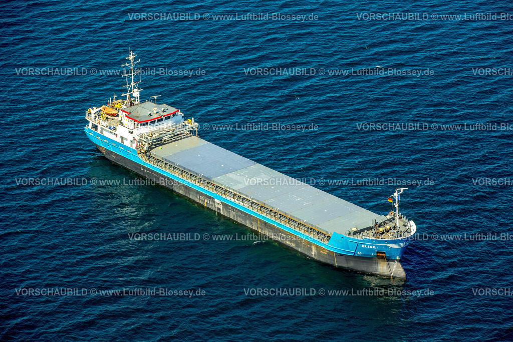 Luebeck15070604Travemuende | Frachtschiff Elise liegt auf Reede in der Lübecker Bucht, Ostsee , Lübecker Bucht, Hansestadt, , Deutschland