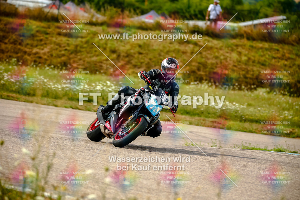 Chambley Juli-0606 | Hier findet Ihr Bilder von Touristenfahrten auf der Nürburgring Nordschleife oder von anderen Veranstaltungen die ich besucht habe. Viel Spass beim Durch Schauen 