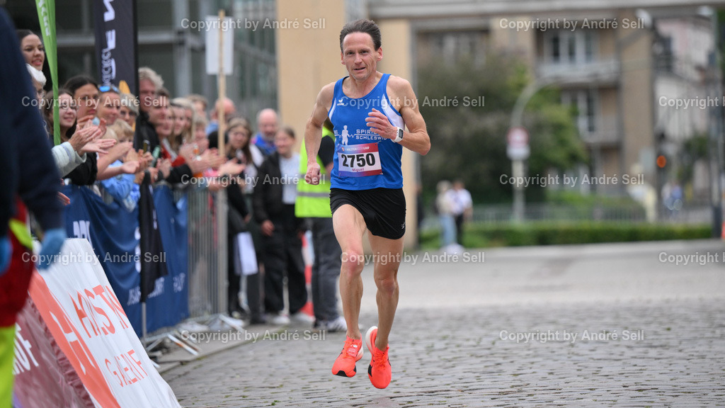 10 km Bäcker-Andresen-Lauf | Z9D_4727, 14.06.24, Holstenköstenlauf 2024, 10 km Bäcker-Andresen-Lauf, Platz 2 männlich MOLERO-EICHWEIN Miguel - Spiridon Schleswig - 10 km-Lauf - Realisiert mit Pictrs.com