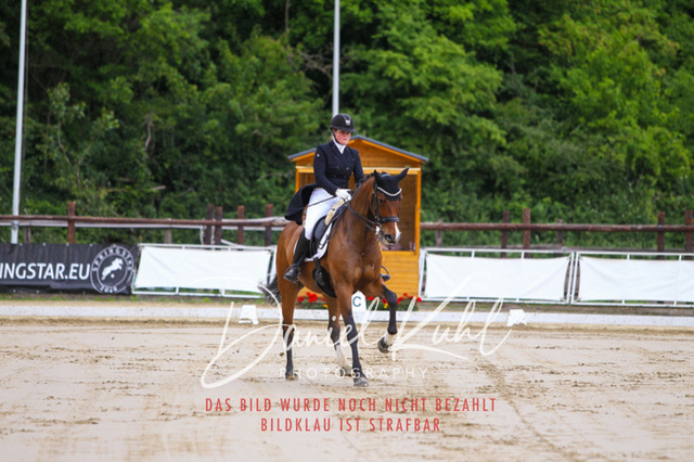 DKP47866 | Turnierfotos kaufen im Webshop von Daniel Kuhl Photography – entdecke professionelle Reitsportfotos aus Turnieren & Events. Hochwertige Turnierbilder online bestellen & sichern. Jetzt Fotos von Reitsportturnieren kaufen!