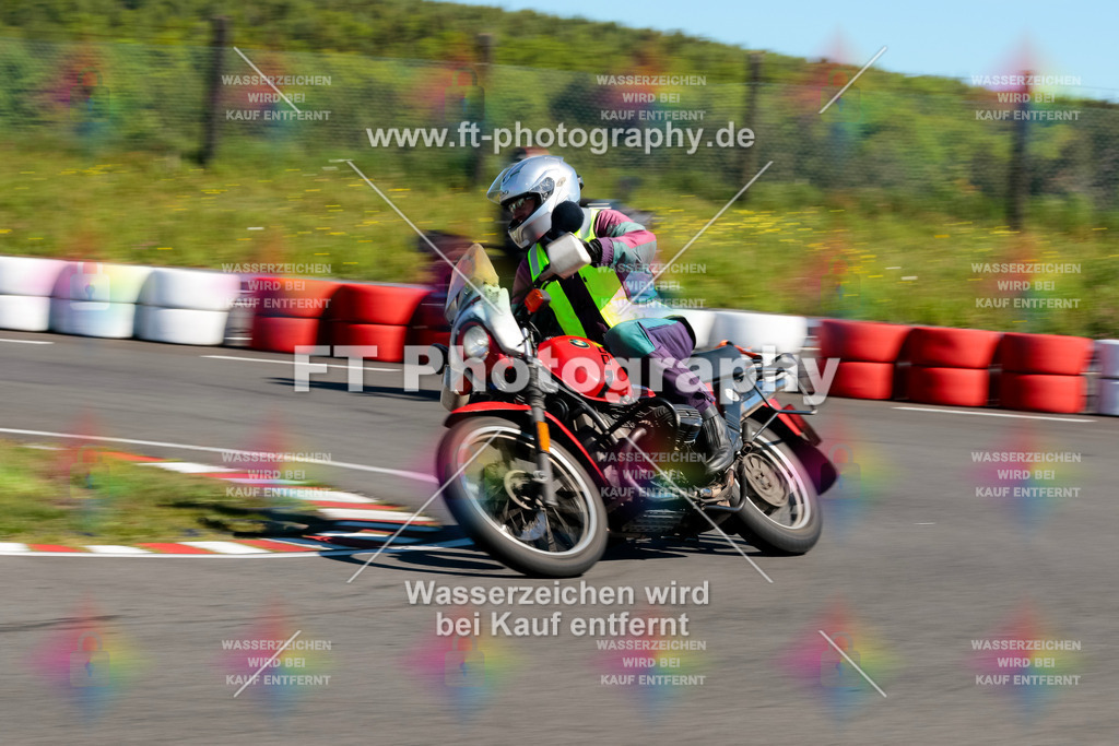 Moto-TeamOBK-21770 | Hier findet Ihr Bilder von Touristenfahrten auf der Nürburgring Nordschleife oder von anderen Veranstaltungen die ich besucht habe. Viel Spass beim Durch Schauen 