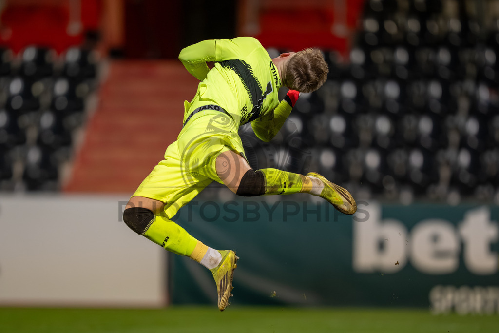 VfB Stuttgart II vs. FC Energie Cottbus, Fussball, 3.Liga, 27. Spieltag, Saison 2025/2026, 03.03.2026 | Florian Pascal Hellstern (VfB Stuttgart II, #01),VfB Stuttgart II vs. FC Energie Cottbus, Fussball, 3.Liga, 27. Spieltag, Saison 2025/2026, 03.03.2026Foto: photosbyphips/Philip Ziegler
