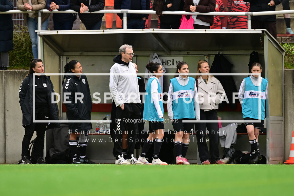 Fußball I Frauen I Saison 2025-2026 I Bezirksliga I 21. Spieltag I Harburger TB - Rahlstedter SC I 165877 | Der Sportfotograf. - Realisiert mit Pictrs.com