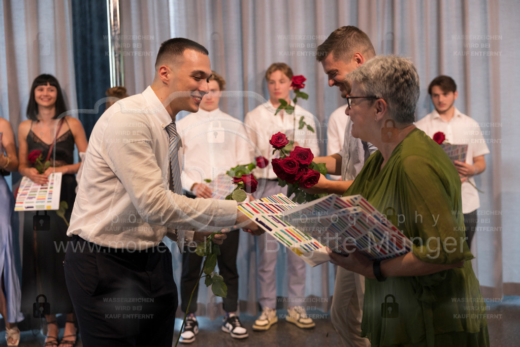 FeusiDiplomfeier_R6OO3109 | Brigitte Münger / bmsportphotography - Realisiert mit Pictrs.com