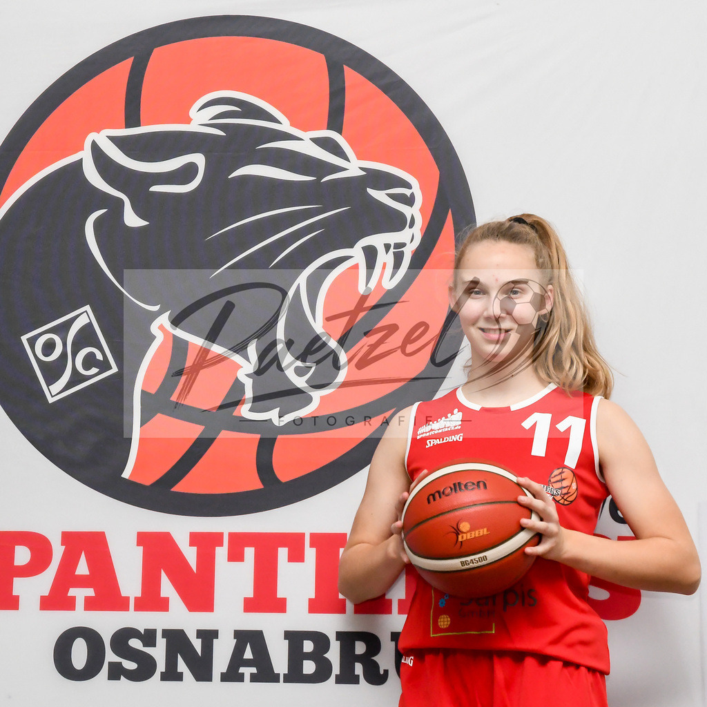 TEAOSC20201023_0008 | Basketball, Juniorinnen: Maira Banko  bei der Team Presentation der Panthers Academy Osnabrueck am 23.10.2020 in Osnabrueck, Deutschland. - Realisiert mit Pictrs.com