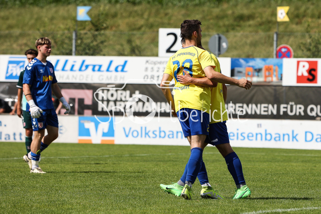 FC Pipinsried - SSV Jahn Regensburg II | Jubel nach 3-1
