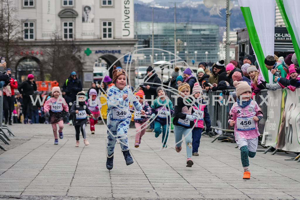SILVESTERLAUF LINZ 25 | Linz, AUSTRIA, 31. Dezember 25, TRIRUN SILVESTERLAUF LINZ 25 , Image shows: 
Photo: WAPICS / BINDER Manuel