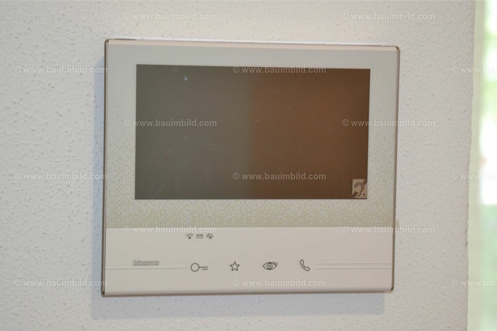 bib-lg17-elektroinstallation-0273 | Nach LV-Leistungsgruppen sortierte Detailfotos über den Bau eines Hauses. Alle Hausbau-Bilder direkt vom Urheber und Autor der Website Haus-Selber-Bauen.com