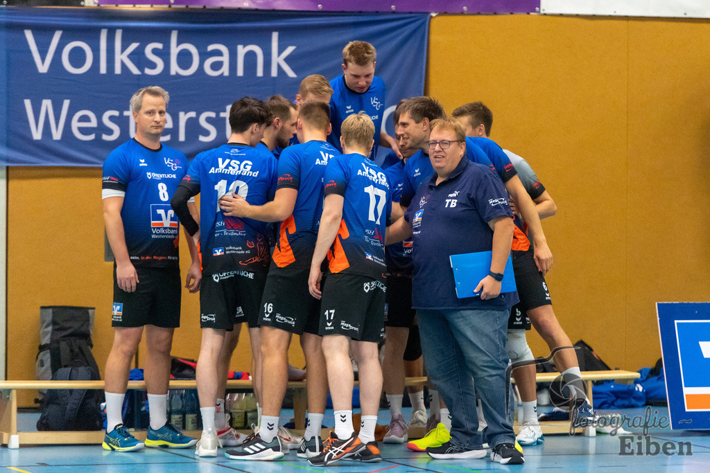 VSG Ammerland-TV Baden | Volleyball-Regionalliga; VSG Ammerland (blau)-TV Baden (weiß) am 19.10.2024; in Bad Zwischenahn (Sporthalle Schullerstraße), Photo: Philip Eiben 2024 - Realisiert mit Pictrs.com