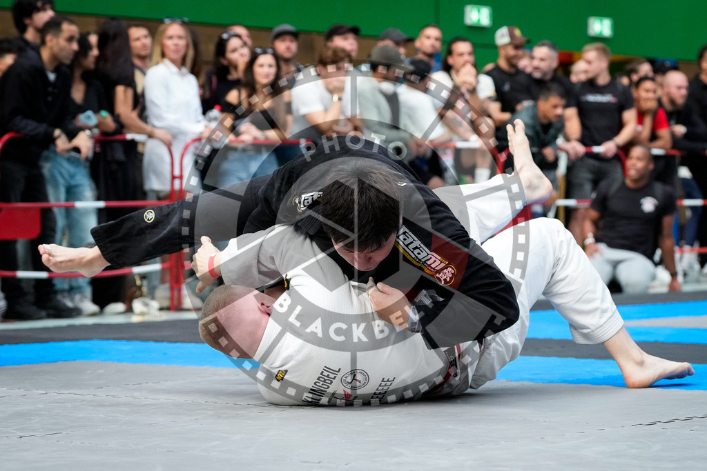 20250920PBB2106 | Athletes compete during the AJP Tour Hamburg International Jiu-Jitsu Championship, on September 20, 2025 in Hamburg, Germany. © Chiara Dazi / photoblackbelt