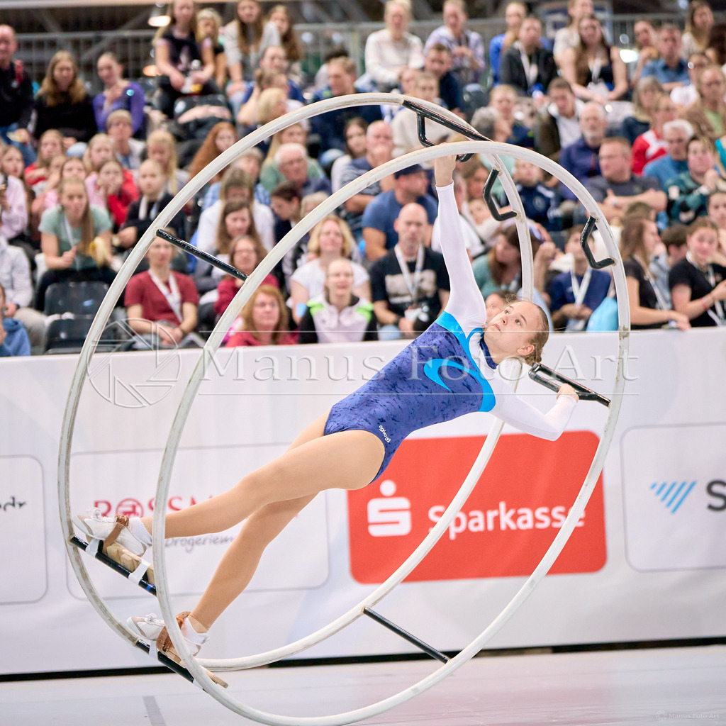 A-DSC01517 | Professionelle Sportfotografie in Hamburg, Schleswig-Holstein und Niedersachsen – spezialisiert auf Rhönrad, Geräteturnen, Leistungsturnen und rhythmische Sportgymnastik. Bundesweite Begleitung von Rhönrad-Events. Jetzt Sport-Fotos - Realisiert mit Pictrs.com
