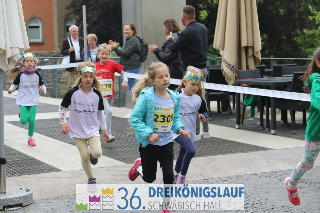 AOK Junior Cup 400m | 3Königslauf 2022 AOK Junior Cup 400m - Realisiert mit Pictrs.com