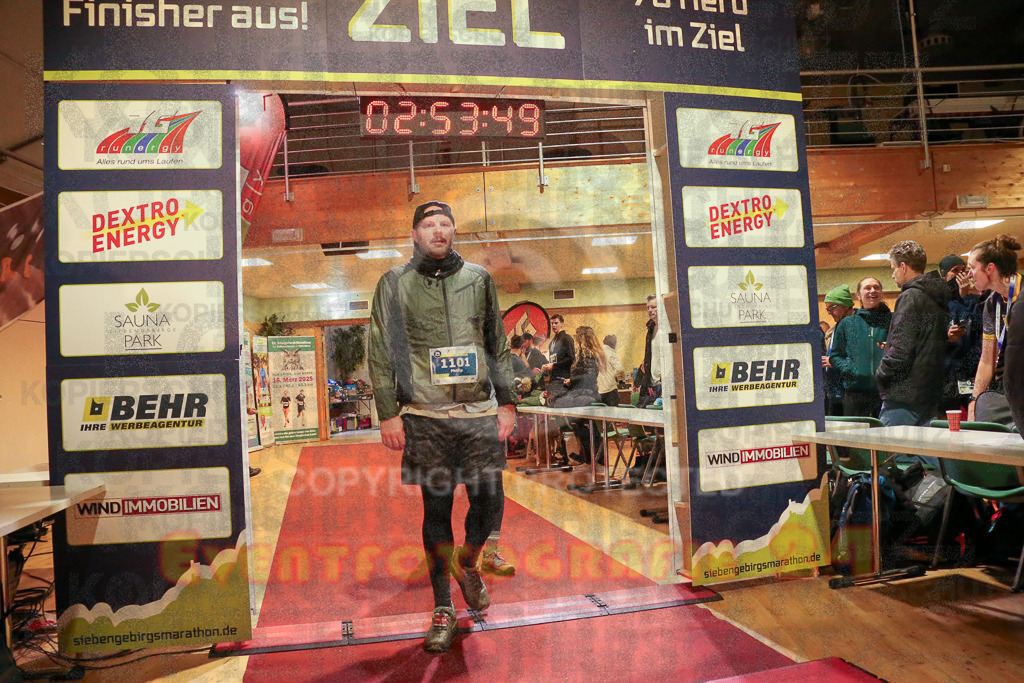 241208_1156_EX1_7002 | Sportfotografie im Rhein-Sieg Kreis, Köln, Bonn, NRW, Rheinland Pfalz, Hessen, etc. Unser Tätigkeitsfeld umfasst den Laufsport vom Volkslauf über den Marathon, Duathlon, Triathon bis zum Ultralauf wie Kölnpfad Ultra oder Schindertrail.