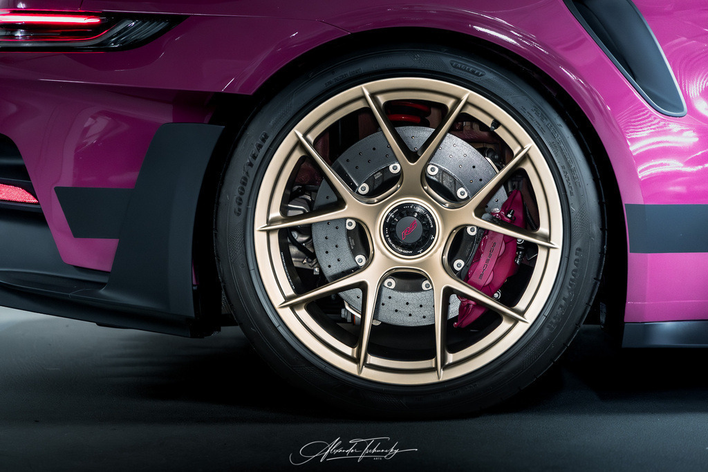 911 GT3 RS Sternrubin Neo | Entdecken Sie die faszinierende Welt von Alexander Tschuncky Arts: Kreative Fotografie, atemberaubende Automobilkunst und hochwertiger Bilderdruck. Lassen Sie sich inspirieren! - Realisiert mit Pictrs.com