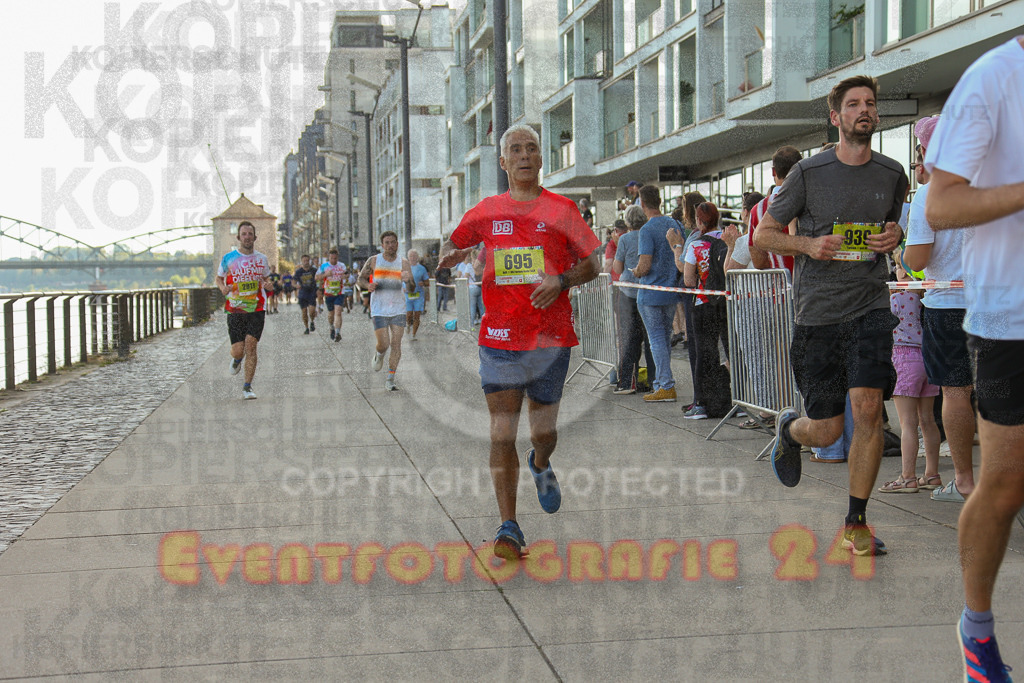 250920_1447_EX1_7568 | Sportfotografie im Rhein-Sieg Kreis, Köln, Bonn, NRW, Rheinland Pfalz, Hessen, etc. Unser Tätigkeitsfeld umfasst den Laufsport vom Volkslauf über den Marathon, Duathlon, Triathon bis zum Ultralauf wie Kölnpfad Ultra oder Schindertrail.