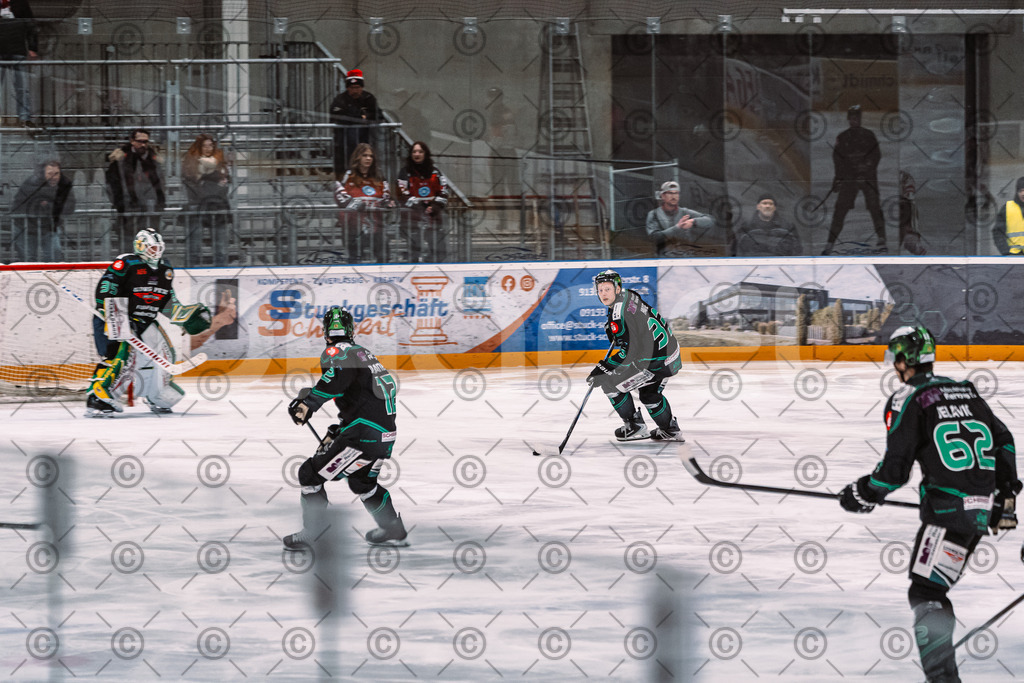 Alligators_vs_Memmingen_05_12_2025-057 | Höchstadt Alligators Fotogalerie: Eishockey-Action aus Franken. Professionelle Spielfotos, Portraits & Stadionbilder zum Download. Jetzt entdecken! - Realisiert mit Pictrs.com