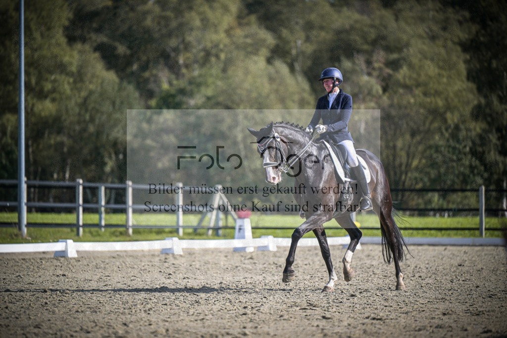 DOS_2370 | Entdecke hochwertige Reitturnierfotos von Foto Oger. Professionell, emotional und authentisch – jetzt Lieblingsmomente im Shop bestellen.Deutschlandweite Turnierfotografie. - Realisiert mit Pictrs.com