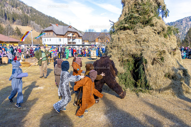 Bärentreiben in Steuerberg | Bildershop von pixelworld.at - Realisiert mit Pictrs.com