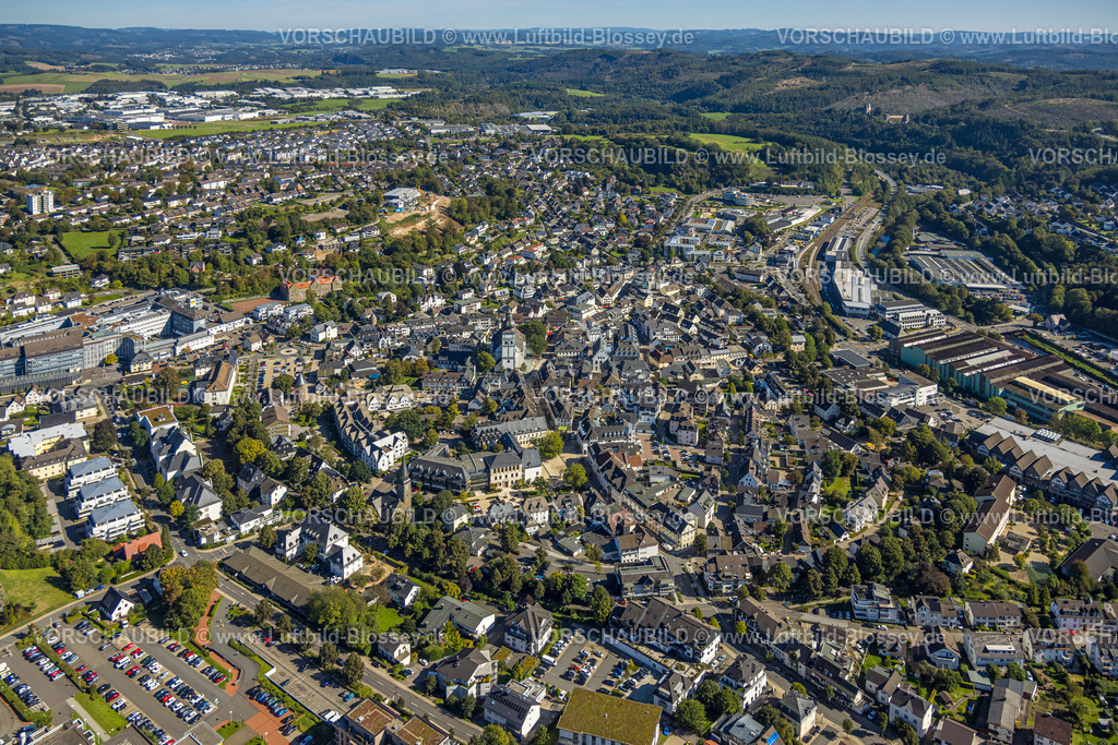 Attendorn230909303 | Luftbild, Stadtmitte mit St. Johannes Baptist Kirche, Attendorn, Sauerland, Nordrhein-Westfalen, Deutschland
