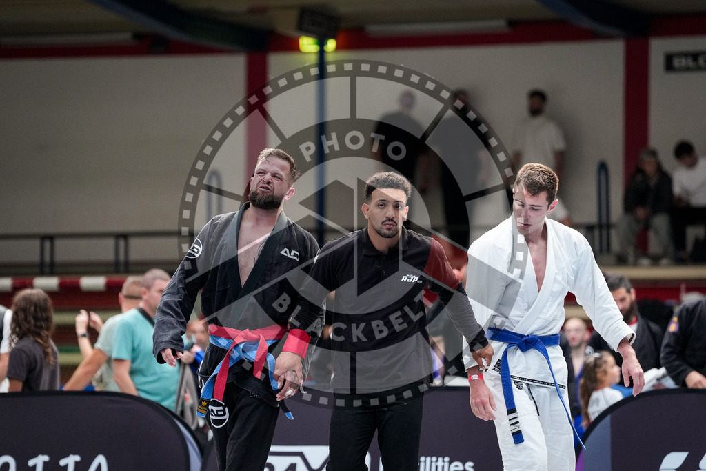 20250920PBB1515 | Athletes compete during the AJP Tour Hamburg International Jiu-Jitsu Championship, on September 20, 2025 in Hamburg, Germany. © Chiara Dazi / photoblackbelt