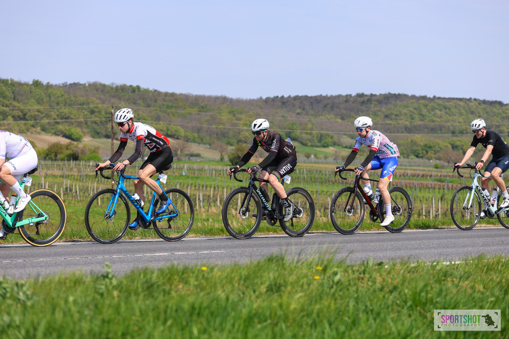Neusiedlersee Radmarathon 2026 | @sportshot_your_pictrs #yourpictures#roadtowm2029 #nrm #neusiedlerseeradmarathon #neusiedlersee #neusiedlerseetourismus #burgenland #mörbisch #nrm26 #burgenlandtourismus #voglundco #poweredbyburgenlandtourismus #radsport #rad #marathon #ucigranfondo #visitburgenland #ucigranfondoworldseries