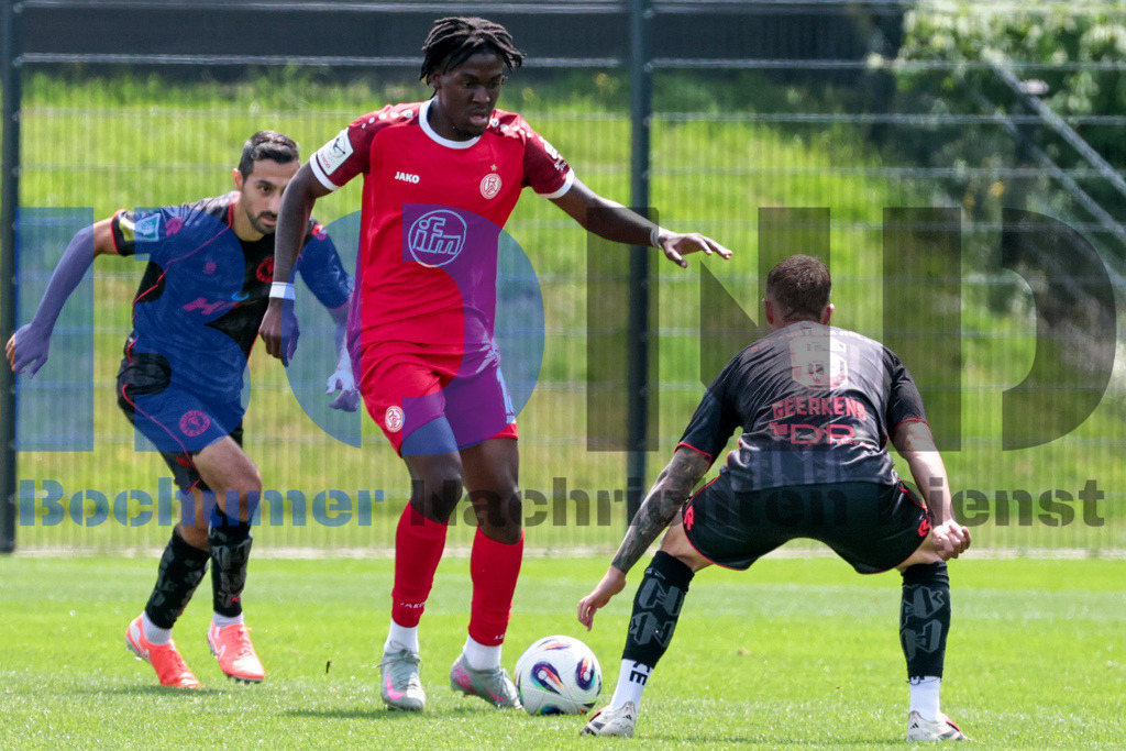 SES_ESSFKO20250712-14 | bond - Realisiert mit Pictrs.com