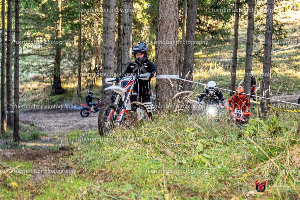 fuernholzer_251026-C1-21 | Fotografische Impressionen von der Red Stag Enduro Extreme by fuernholzer-photography.com. Endurosport in Österreich fotografisch festgehalten von fuernholzer. Auftragsfotografie für Private, Gewerbefotos und Industriefotografie. Eventfotografie, Sportfotografie und Motorsportfotografie. Anbieter von Fotoworkshops, Fototraining, fotografischen Vorträgen und Fotoseminaren.