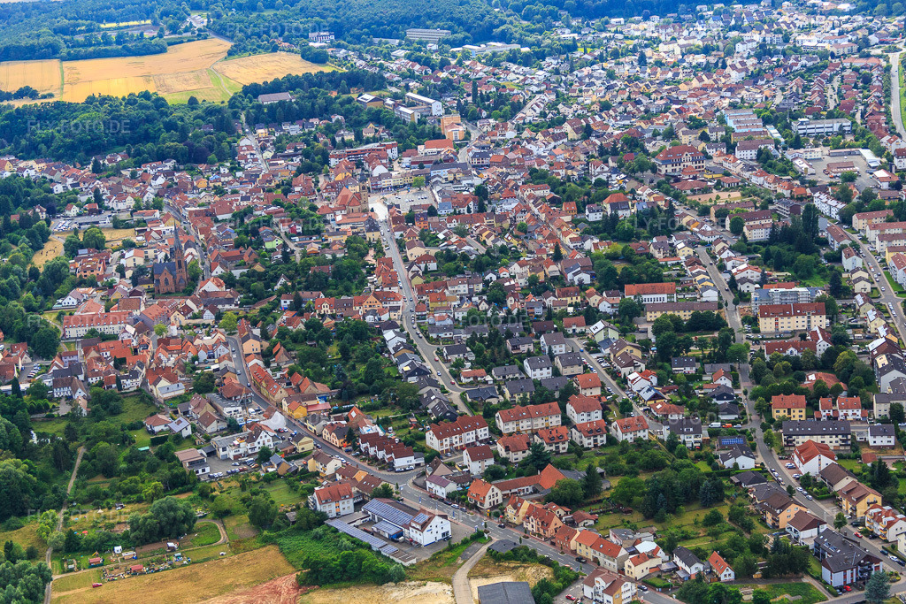 Luftbild: Ebertsheimer Straße in Eisenberg im Bundesland Rheinland-Pfalz in Deutschland. Foto: IMG_092114.jpg vom 16.07.2016 durch Werner Riehm/FLY-FOTO.de