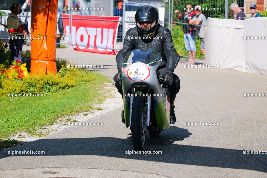 P1025813 | Erleben Sie atemberaubende, hochqualitative Fotos Ihrer Fahrt entlang der malerischen Alpenstraßen. Besuchen Sie alpineshots.com, um professionelle Aufnahmen Ihrer unvergesslichen Reise zu finden und zu kaufen - Realisiert mit Pictrs.com