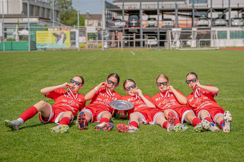 Fußball I C-Juniorinnen I Saison 2025-2026 I OSC U15 - Eltern und Geschwister I 11996 | jns.sportfotos - Realisiert mit Pictrs.com