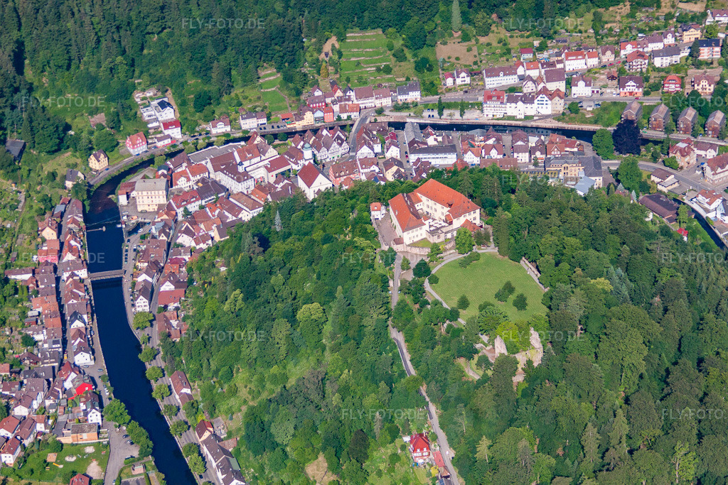 Luftbild: Schleife der Enz in Neuenbürg im Bundesland Baden-Württemberg in Deutschland. Foto: IMG_67791.jpg vom 09.06.2014 durch Werner Riehm/FLY-FOTO.de