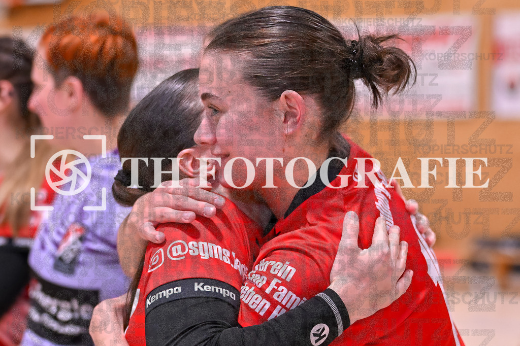 GER, SG Maulburg/Steinen - HB Kinzigtal, Handball, Suedbadenliga, 22. Spieltag, Saison 2023/2024, 27.04.2024 | Sharena Hasler (SG Maulburg/Steinen, #77), Elisa Geiss (SG Maulburg/Steinen, #19)

GER, SG Maulburg/Steinen - HB Kinzigtal, Handball, Suedbadenliga, 22. Spieltag, Saison 2023/2024, 27.04.2024

Foto: TH Fotografie/Thomas Hess