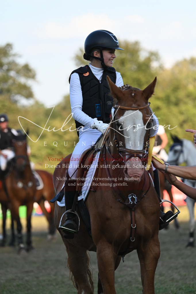 DSC_9264 | Pferde- und Turnierfotografie in Westsachsen. Pferdeportraits, Auftragszeichnungen und intuitive Kunst.
