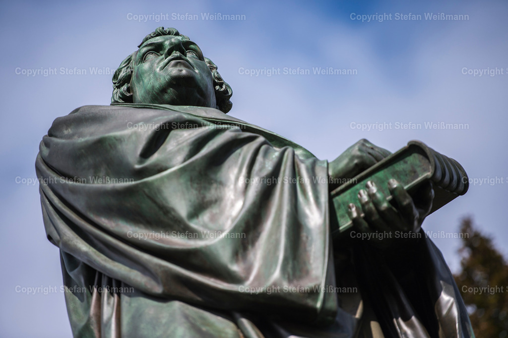 Monat 10 Kalender 2024 | Luther - Lutherdenkmal - Realisiert mit Pictrs.com