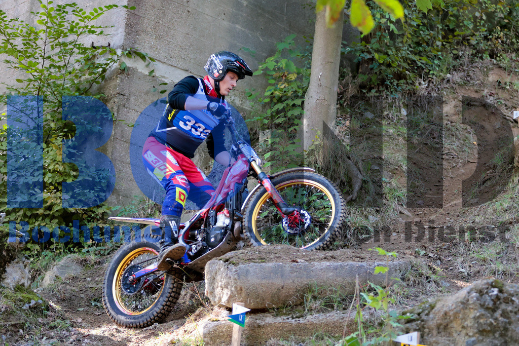 SES_DMTRIA20240929-17 | bond - Realisiert mit Pictrs.com