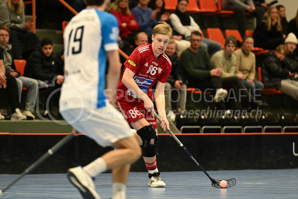 Strängnäs IBK vs FBC Kalmarsund Ungdom - 6. =January= 2024 | Strängnäs IBK vs FBC Kalmarsund Ungdom
Thomas Arena, Strängnäs
Tim Lindgren (#86 Strängnäs IBK)
Bild: Sportfotografie Markus Aeschimann | www.markus-aeschimann.ch - Realisiert mit Pictrs.com