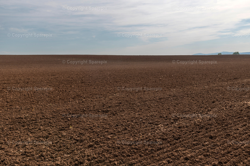 CAR_Agri_plowed2 | Camera height 1,30m - light 2/45° - Realisiert mit Pictrs.com