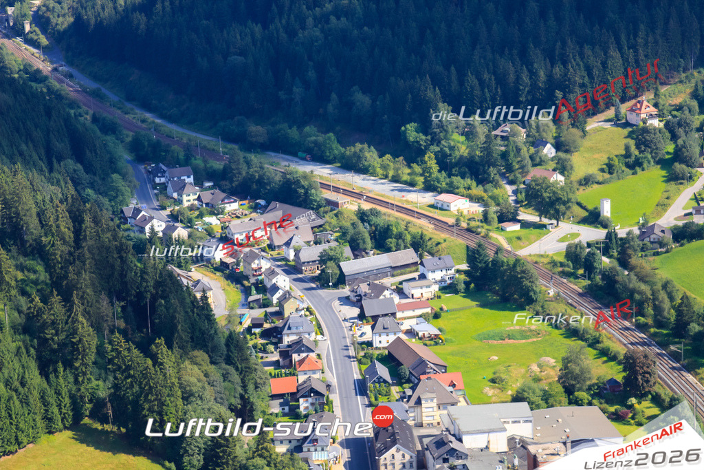 Die Luftaufnahme der Stadt Pressig wurde vom UL-Flugzeug heraus erstellt ( keine Drohne )- hohe Auflösung für beste Qualität