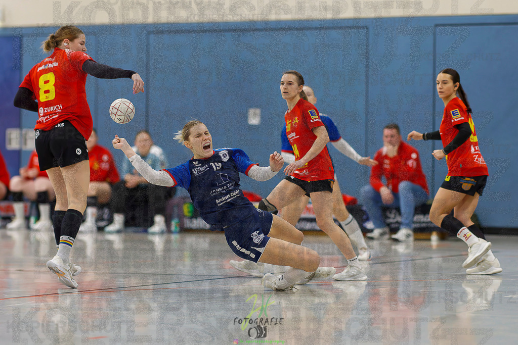Frauen Regionalliga (HHV); HSG Wettenberg - TV Hüttenberg | Frauen Regionalliga (HHV); HSG Wettenberg - TV Hüttenberg am 06.12.2025 in Launsbach (Wettenberg) (Halle GS Launsbach (Wettenberg))Photo © 2025 - Jörg Heinrich - Realisiert mit Pictrs.com