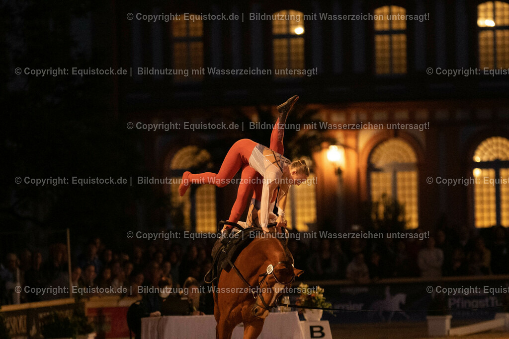 20230527_Voltigieren_NASPA_Flutlicht_0747 | equistock