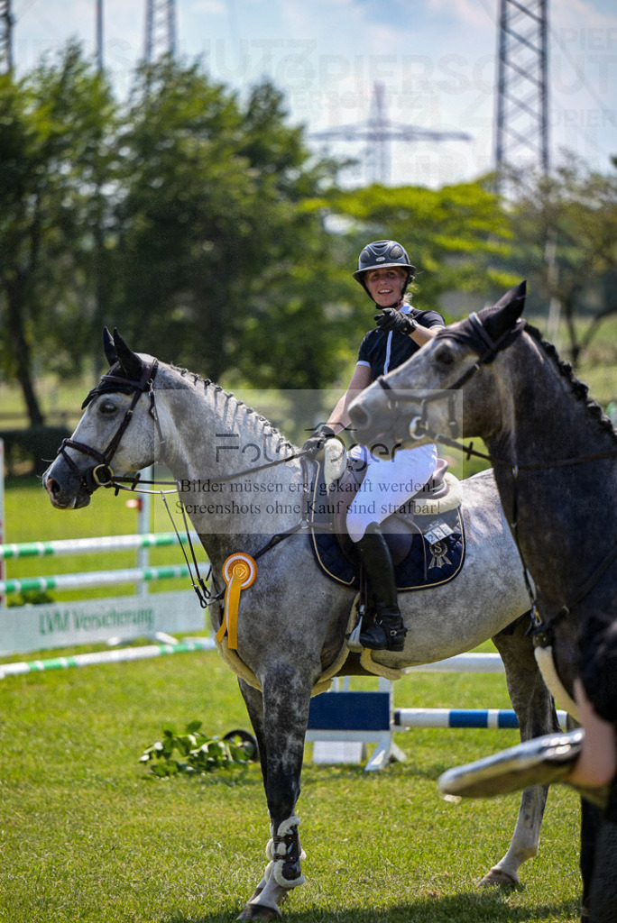 Reitturnier Voxtrup | Entdecke hochwertige Reitturnierfotos von Foto Oger. Professionell, emotional und authentisch – jetzt Lieblingsmomente im Shop bestellen.Deutschlandweite Turnierfotografie. - Realisiert mit Pictrs.com