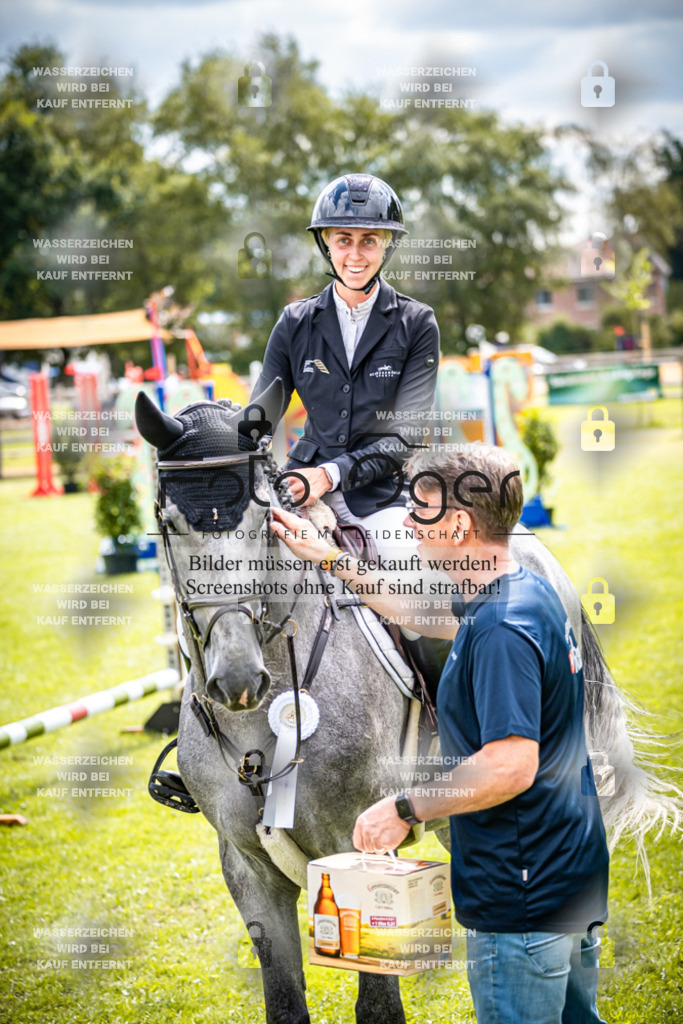 A3_2026-07 - Recke-7-0014 | Entdecke hochwertige Reitturnierfotos von Foto Oger. Professionell, emotional und authentisch – jetzt Lieblingsmomente im Shop bestellen.Deutschlandweite Turnierfotografie. - Realisiert mit Pictrs.com